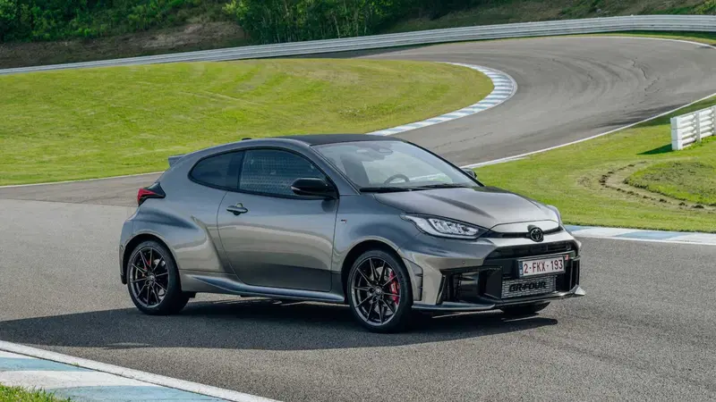 Toyota GR Yaris 1.6 Circuit dat-8