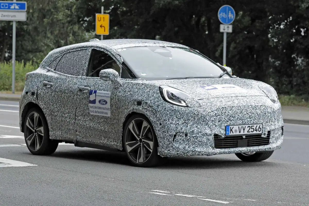 Ford Puma: avvistato il prototipo 100% elettrico (3)