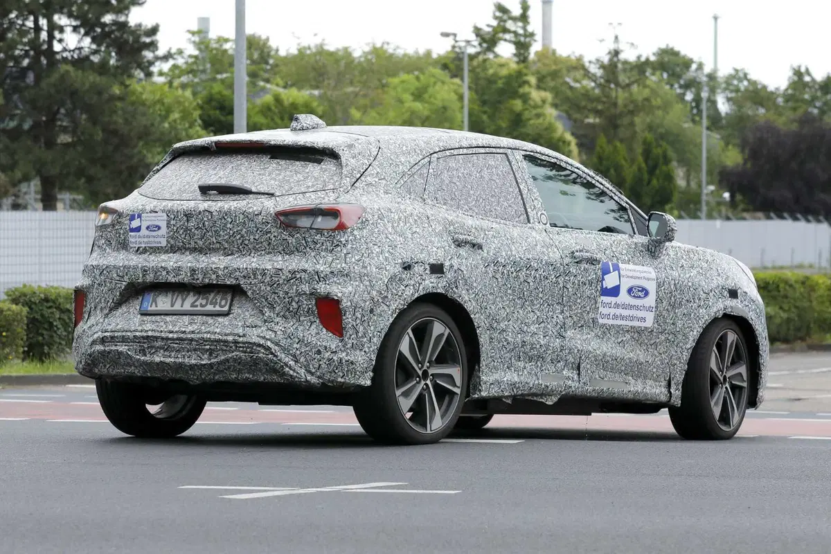 Ford Puma: avvistato il prototipo 100% elettrico (9)