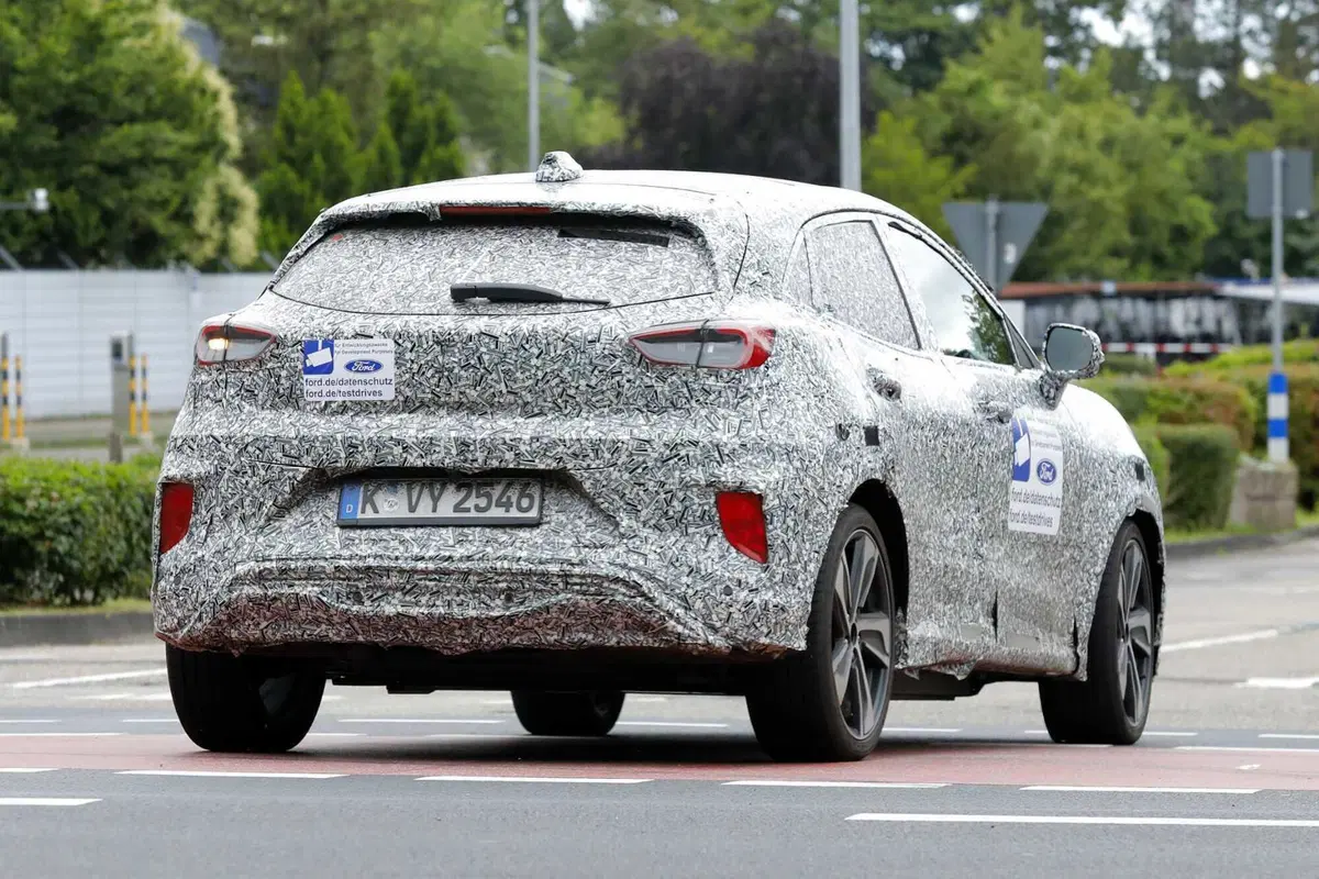 Ford Puma: avvistato il prototipo 100% elettrico (10)