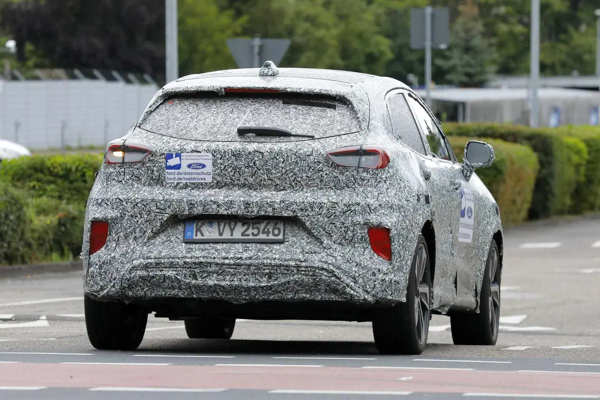 Ford Puma: avvistato il prototipo 100% elettrico (11)