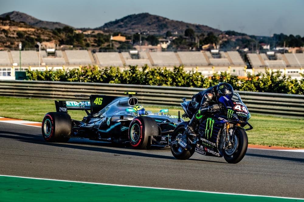 Lewis Hamilton e Valentino Rossi in pista per Monster