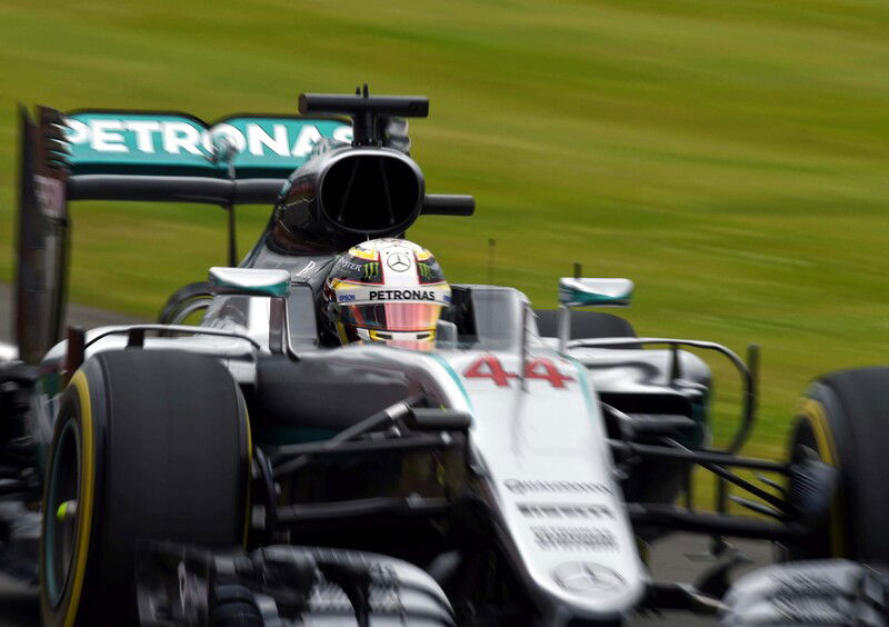 F1, Gp Gran Bretagna 2016: pole per Hamilton