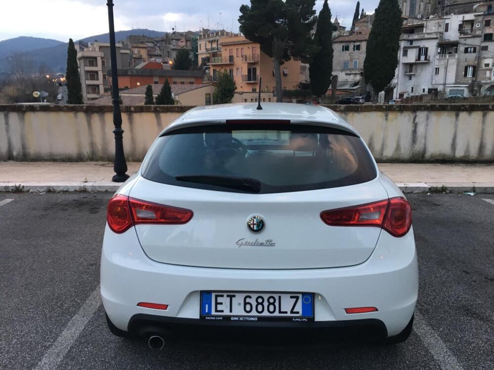 Alfa Romeo Giulietta usata a Roma (2)