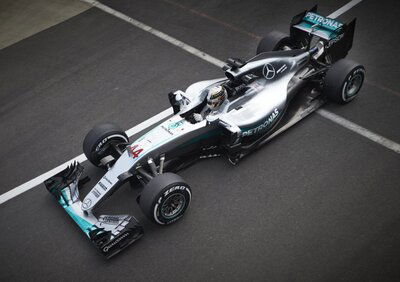 F1, Gp Gran Bretagna 2016: pole per Hamilton