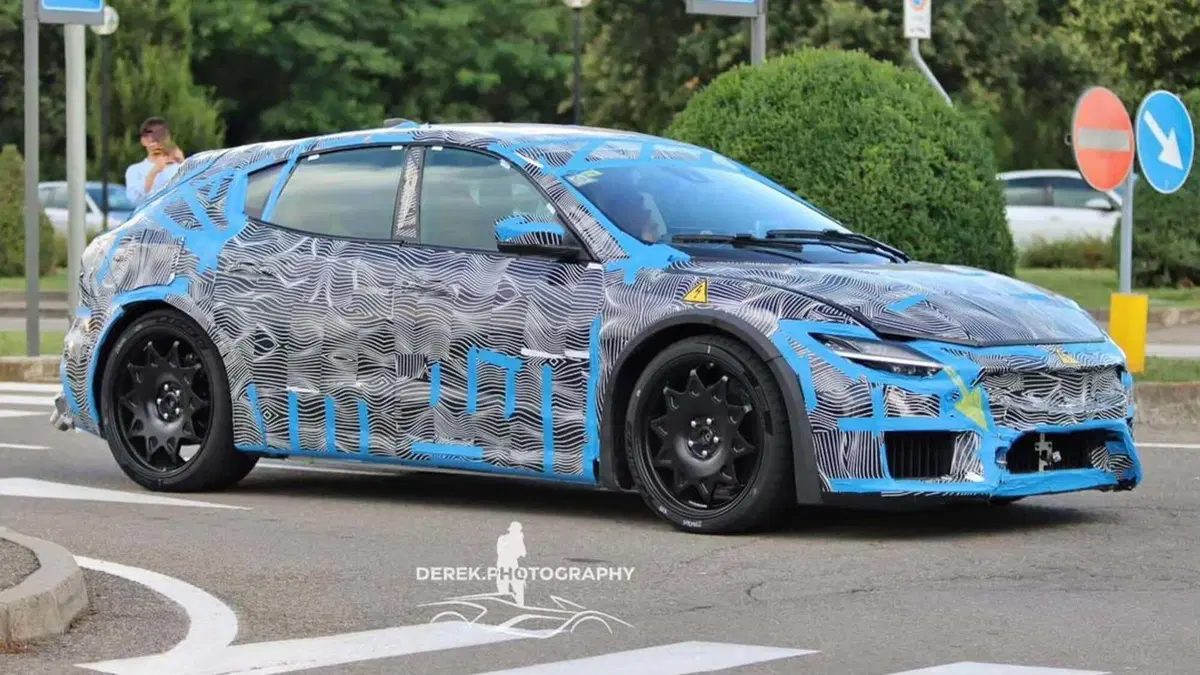 Ferrari elettrica sotto mentite spoglie: il mulotipo viene da Levante (2)