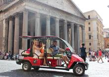 Roma, il green più grande del mondo, l'invasione delle golf car