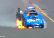 Esplode il motore e il Dragster si schianta a 480 all'ora, John Force in ospedale [VIDEO]