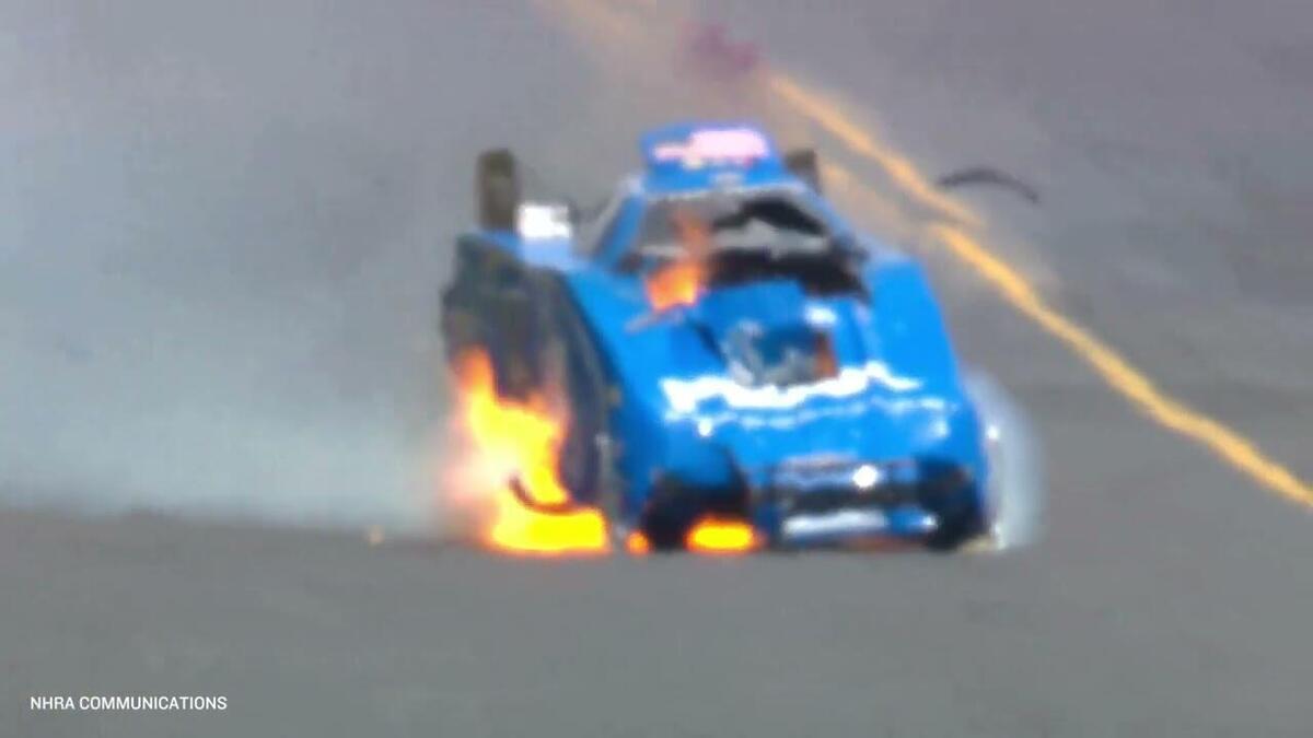 Esplode il motore e il Dragster si schianta a 480 all'ora, John Force