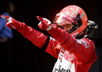Ricatto alla famiglia di Michael Schumacher:  pagate o pubblichiamo sul dark web (2 arresti). Ecco il materiale compromettente