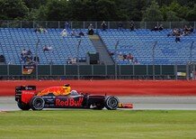 F1, fermati alcuni migranti nascosti nel motorhome Red Bull