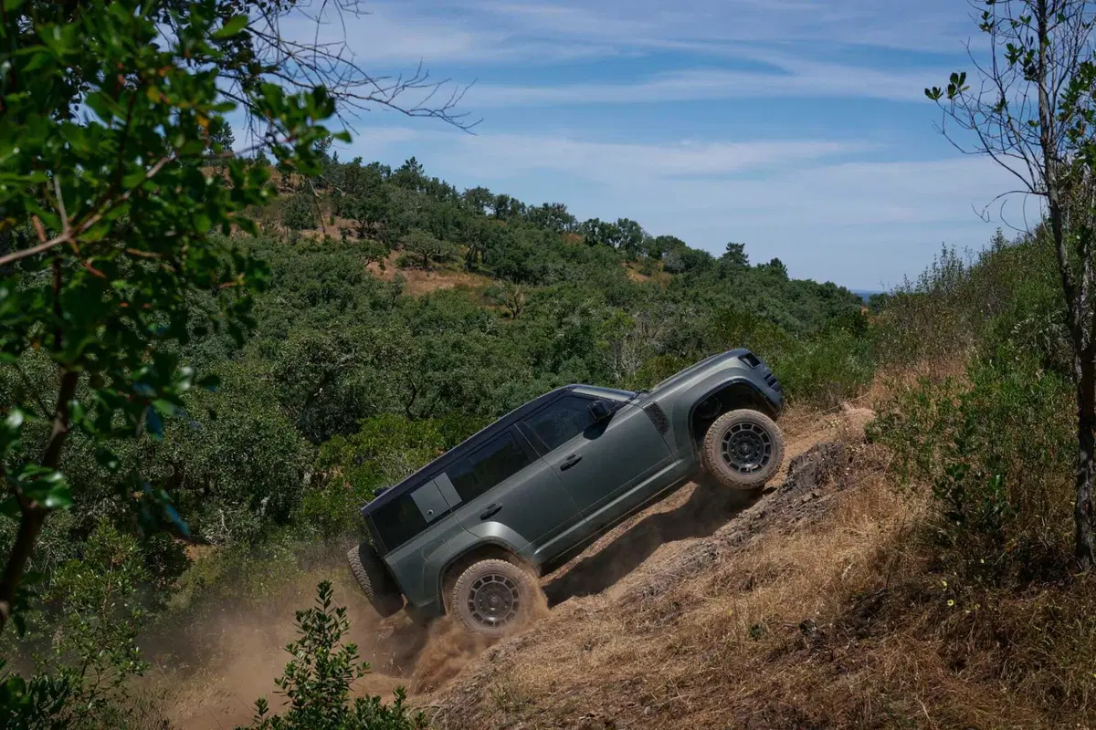 Land Rover Defender Octa: pronta a tutto, e il prezzo non si discute... [VIDEO] (10)