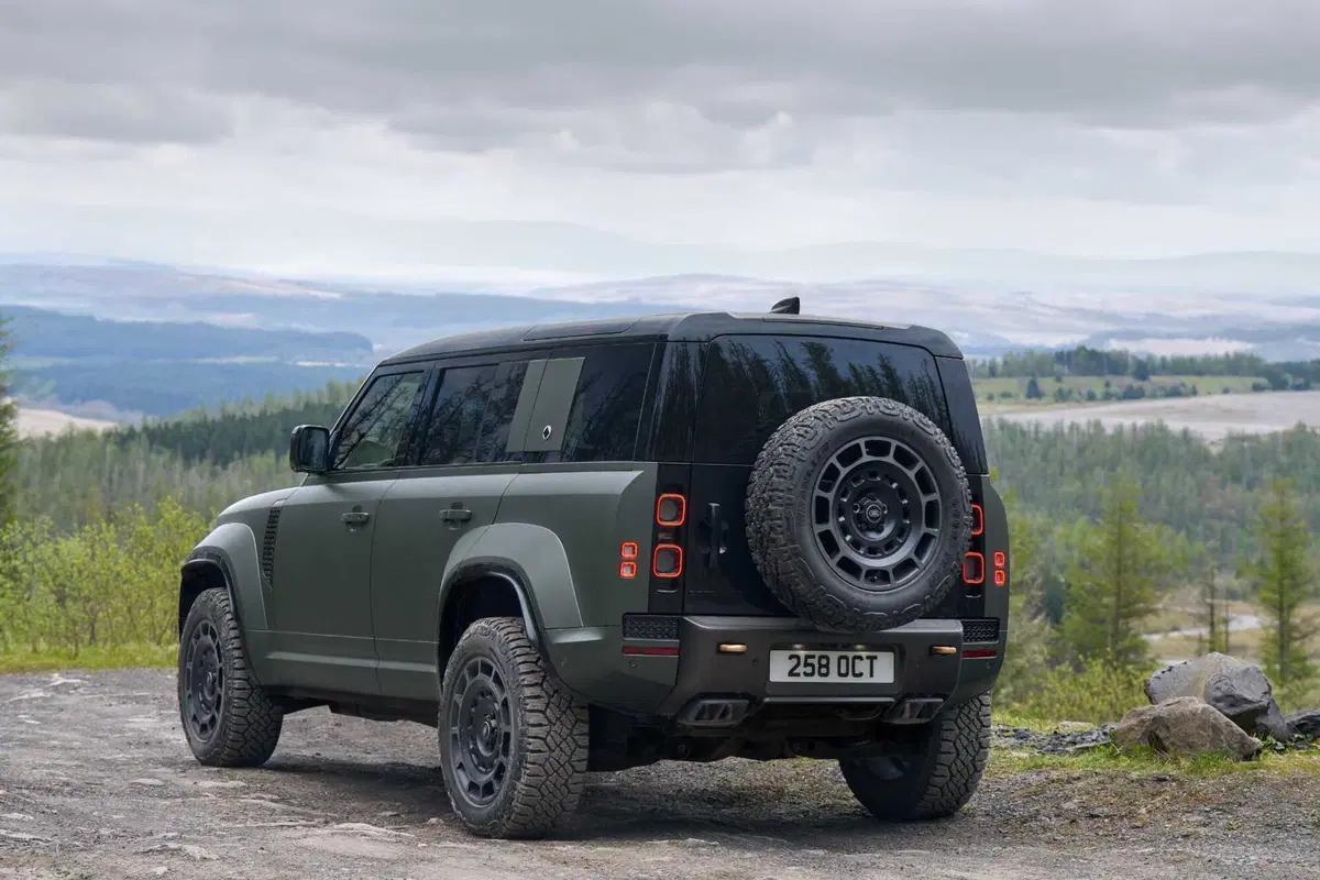 Land Rover Defender Octa: pronta a tutto, e il prezzo non si discute... [VIDEO] (14)