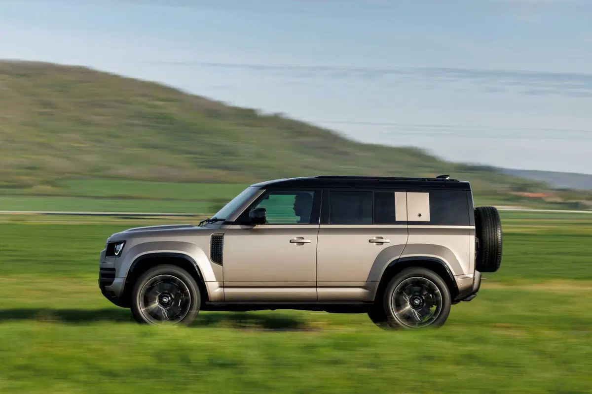 Land Rover Defender Octa: pronta a tutto, e il prezzo non si discute... [VIDEO] (28)