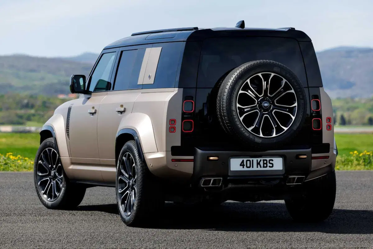 Land Rover Defender Octa: pronta a tutto, e il prezzo non si discute... [VIDEO] (32)