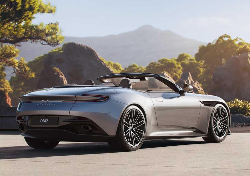 Aston Martin DB12 Volante (2023-->>) (6)