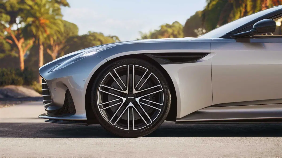 Aston Martin DB12 Volante DB12 Volante 4.0 V8 auto (13)