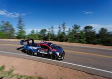 Ford vince la Pikes Peak con un mezzo incredibile [VIDEO]