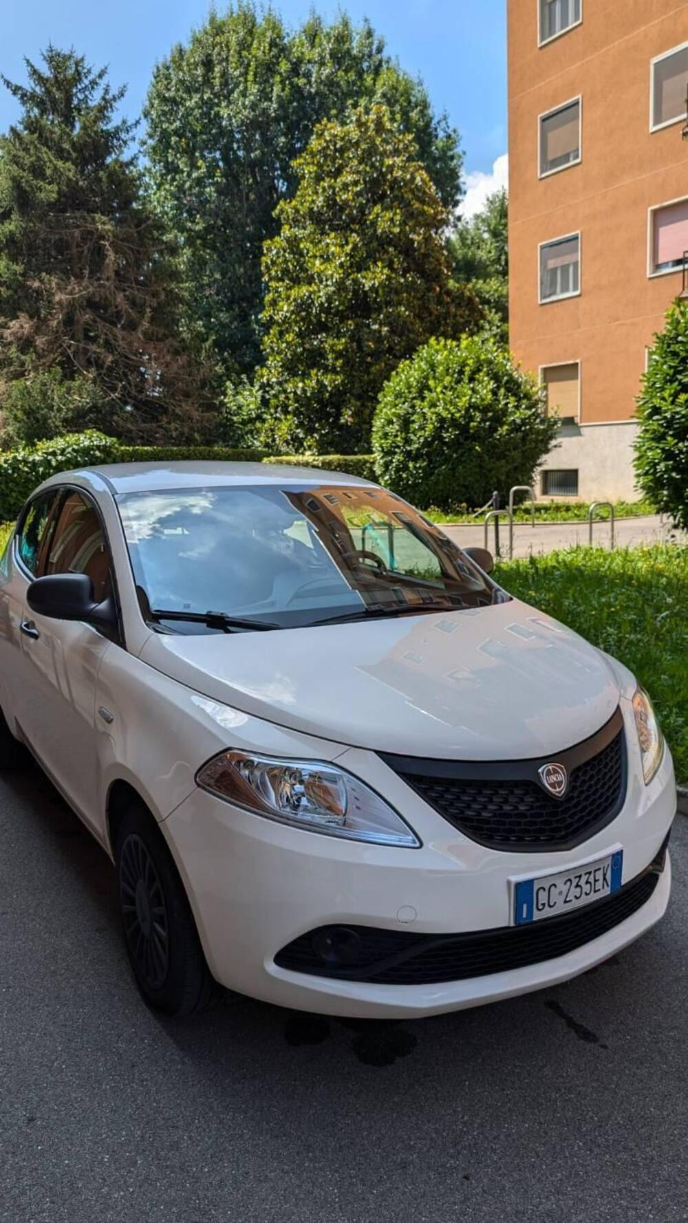 Lancia Ypsilon usata a Milano (2)