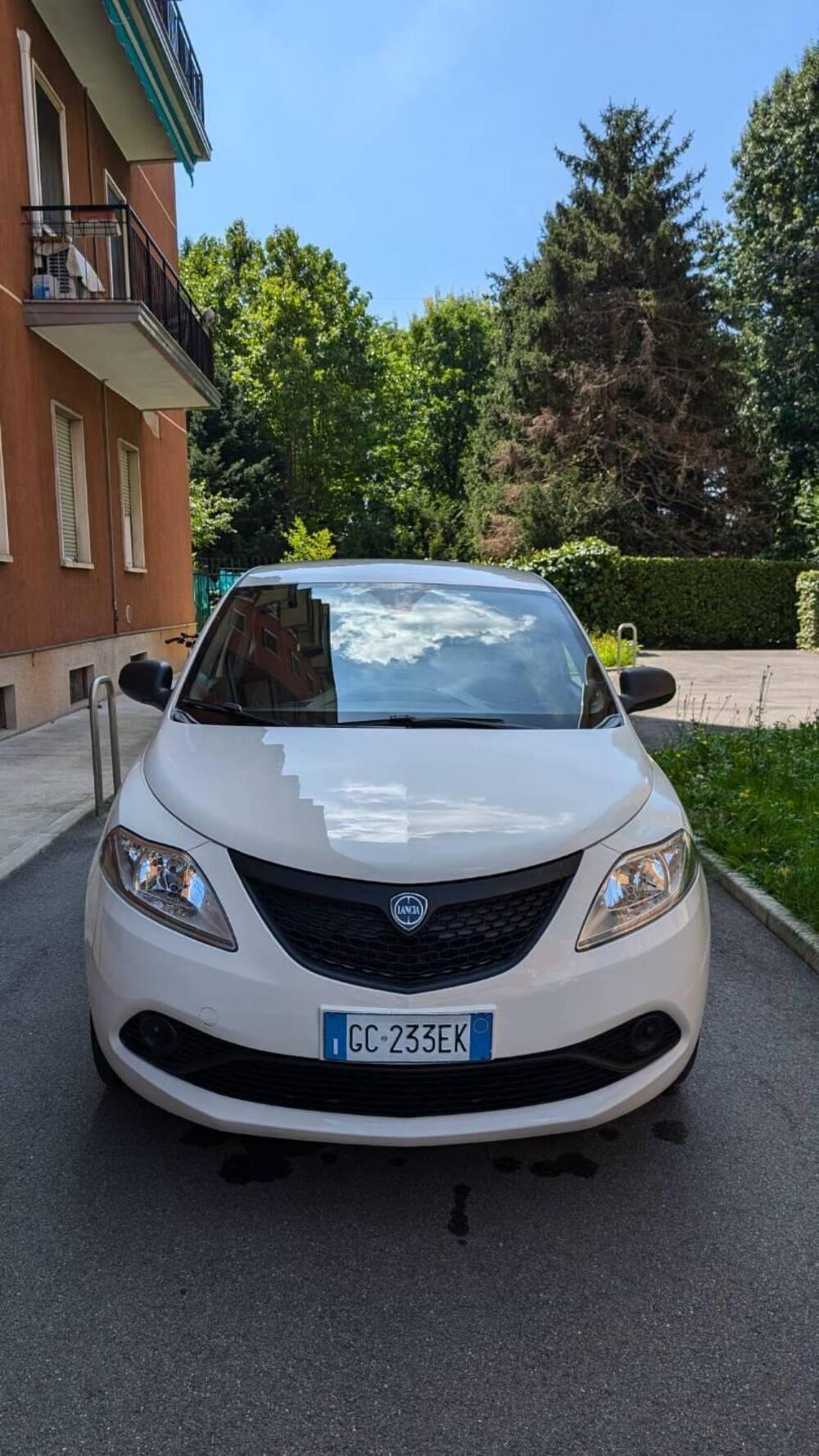 Lancia Ypsilon usata a Milano (3)