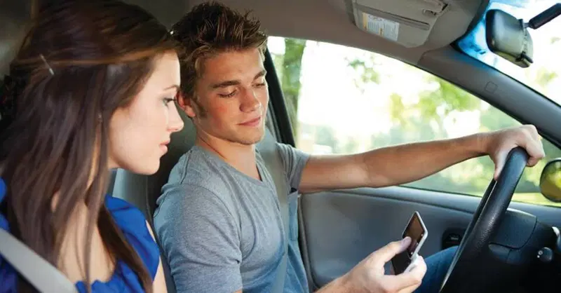 App IO: i servizi per l'auto, patente, certificato di propriet&agrave;, multe