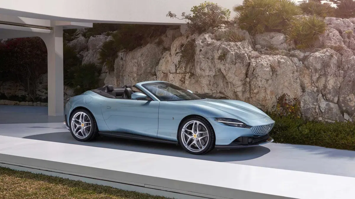 Ferrari Roma Spider (2023-->>) (2)