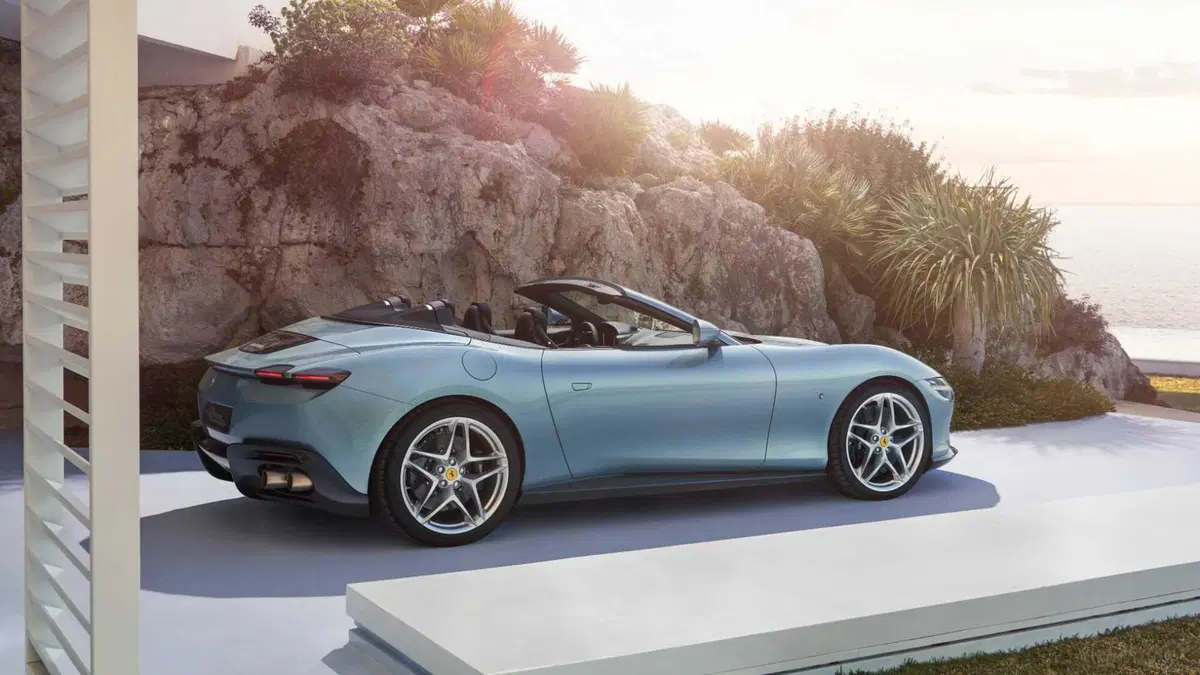 Ferrari Roma Spider (2023-->>) (4)
