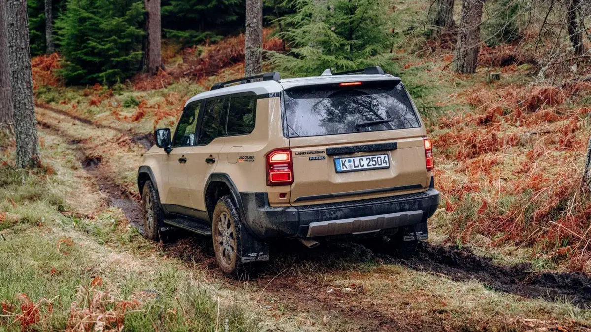 Toyota Land Cruiser (2024-->>) (17)