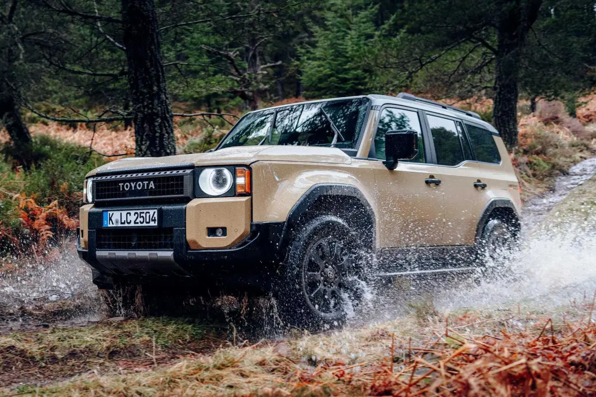 Toyota Land Cruiser (2024-->>) (11)