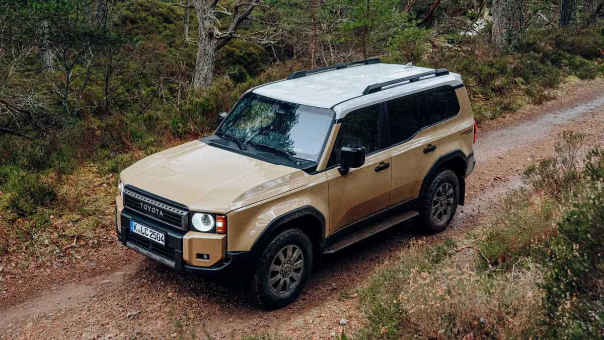 Toyota Land Cruiser (2024-->>) (8)