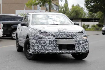 Citroen C4 2025: ecco il facelift con le nuove foto spia 