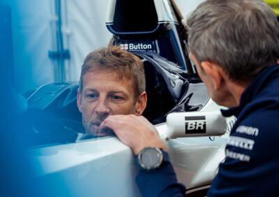 F1. Antonelli e Bearman, ascoltate Jenson Button: “Certe occasioni vanno colte, non si può dire di no. Ma ai team dice...