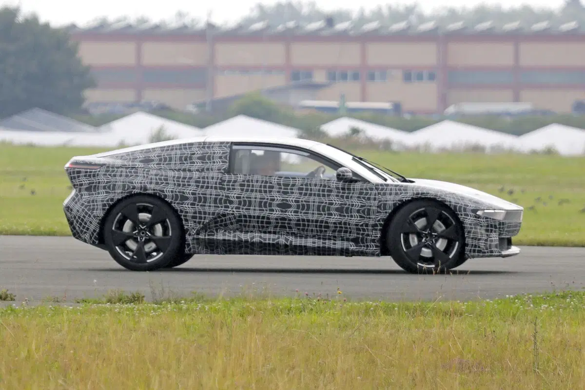 Questo prototipo di BMW sarà la futura coupé elettrica | Foto Spia (8)