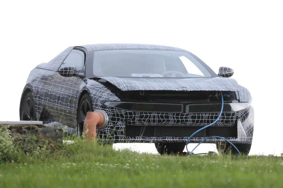 Questo prototipo di BMW sarà la futura coupé elettrica | Foto Spia (14)