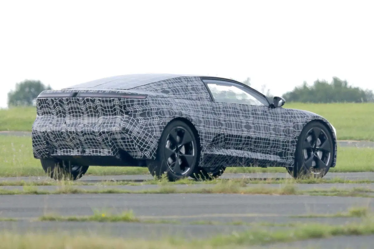 Questo prototipo di BMW sarà la futura coupé elettrica | Foto Spia (17)