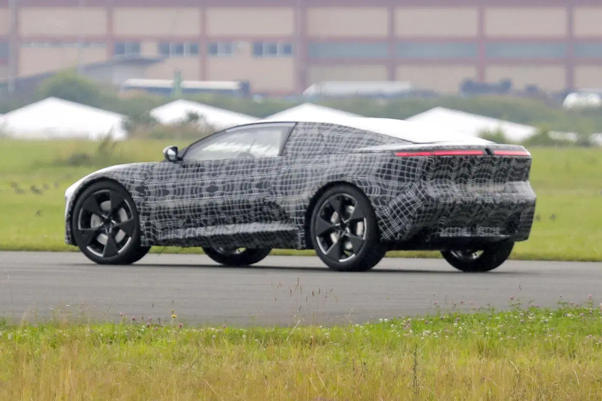 Questo prototipo di BMW sarà la futura coupé elettrica | Foto Spia (22)