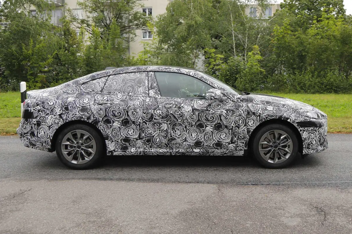 BMW Serie 2: ecco la nuova generazione della Gran Coupé | Foto Spia (5)