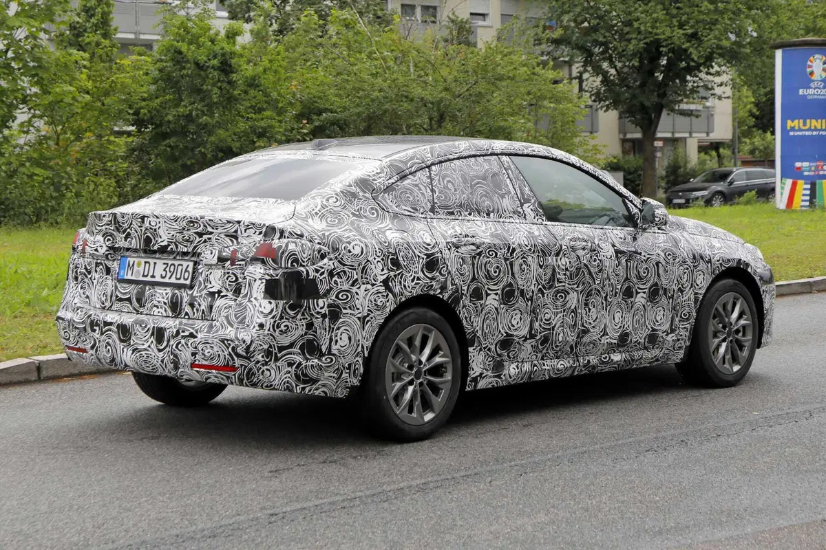 BMW Serie 2: ecco la nuova generazione della Gran Coupé | Foto Spia (7)
