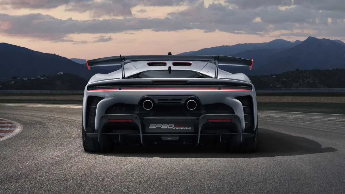 Ferrari SF90 Coupé SF90 Stradale (4)