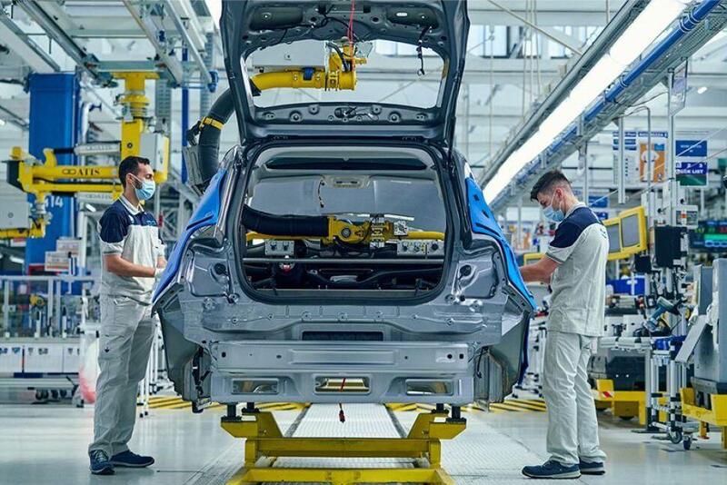 La Fiat 500e ferma la produzione a Mirafiori per uno strano imprevisto