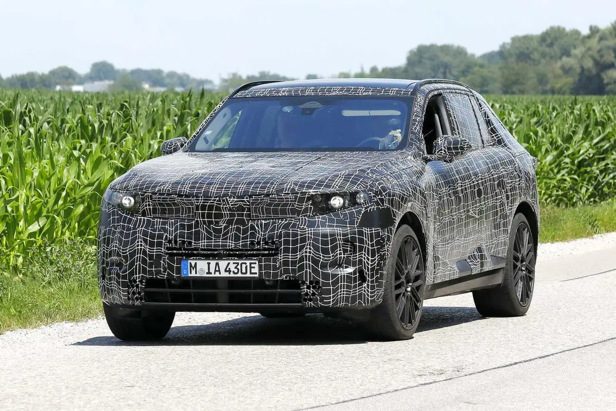 BMW X5: un nuovo prototipo rivela la prossima evoluzione del SUV di lusso (2)