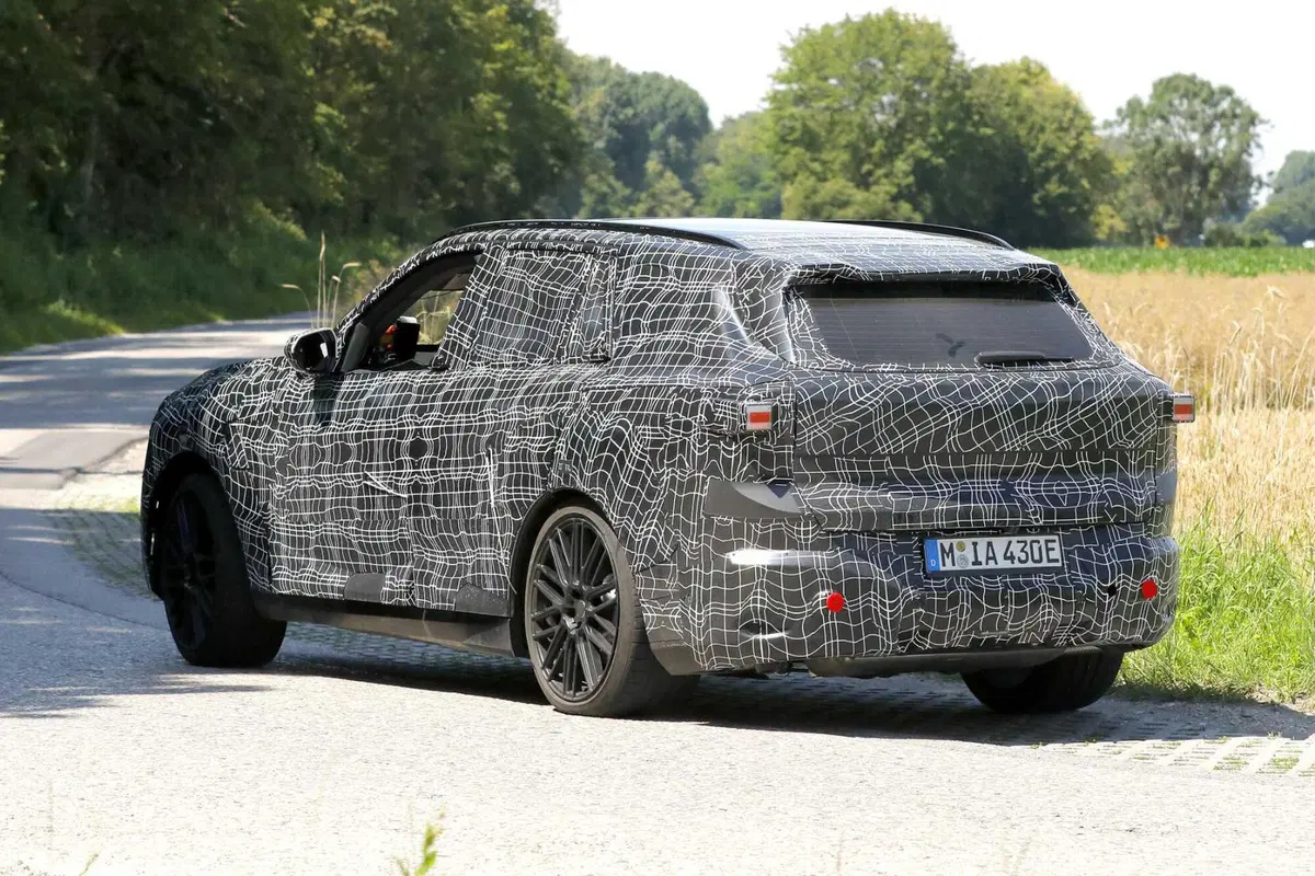 BMW X5: un nuovo prototipo rivela la prossima evoluzione del SUV di lusso (9)