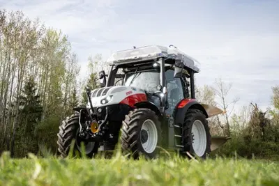 Il trattore del futuro: produce "da solo" il carburante ma &egrave; elettrico