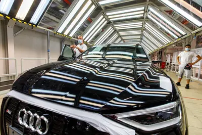Volkswagen: siamo costretti A CHIUDERE uno stabilimento di auto elettriche in Europa