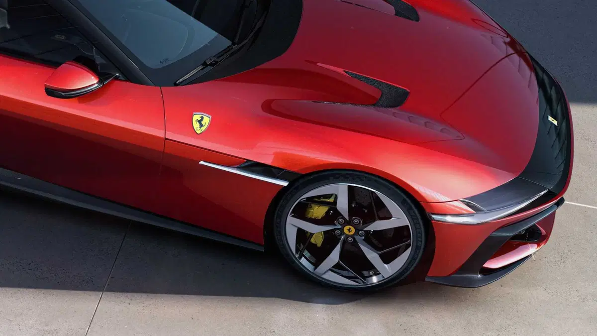 Ferrari 12Cilindri Coupé (2024-->>) (11)