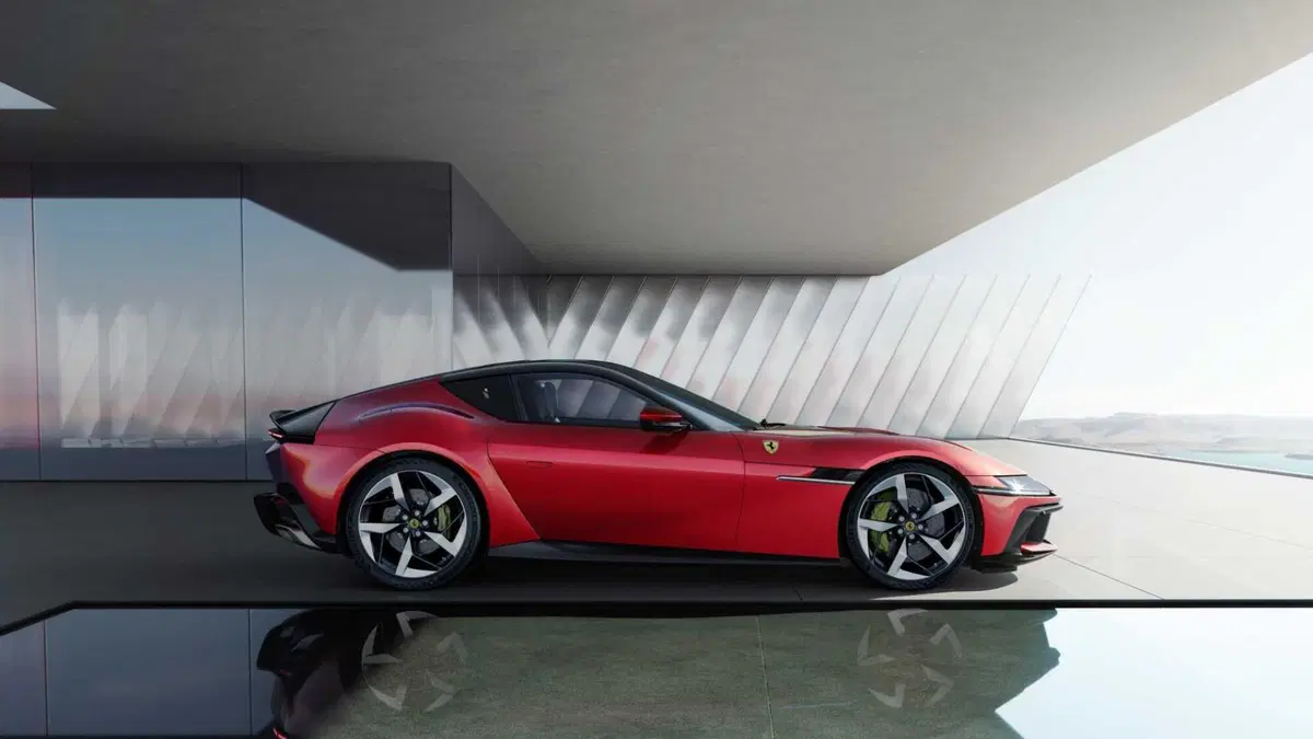 Ferrari 12Cilindri Coupé (2024-->>) (4)