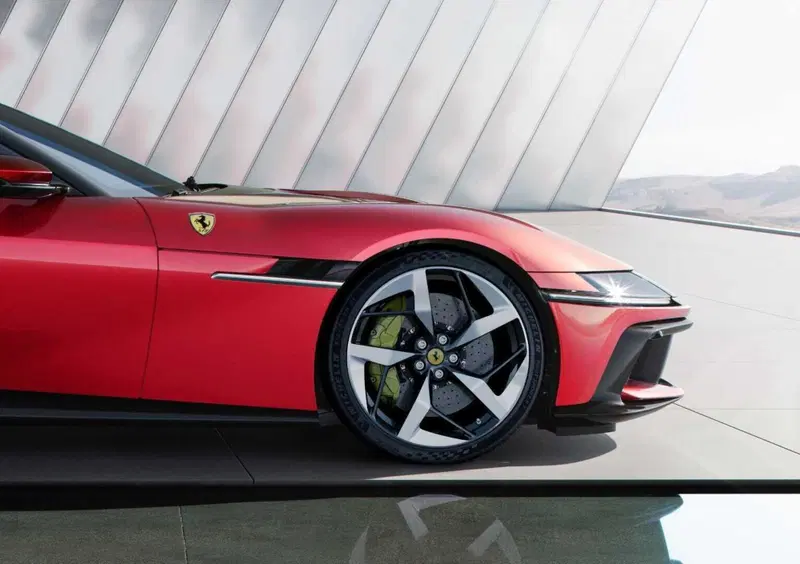 Ferrari 12Cilindri Coupé (12)