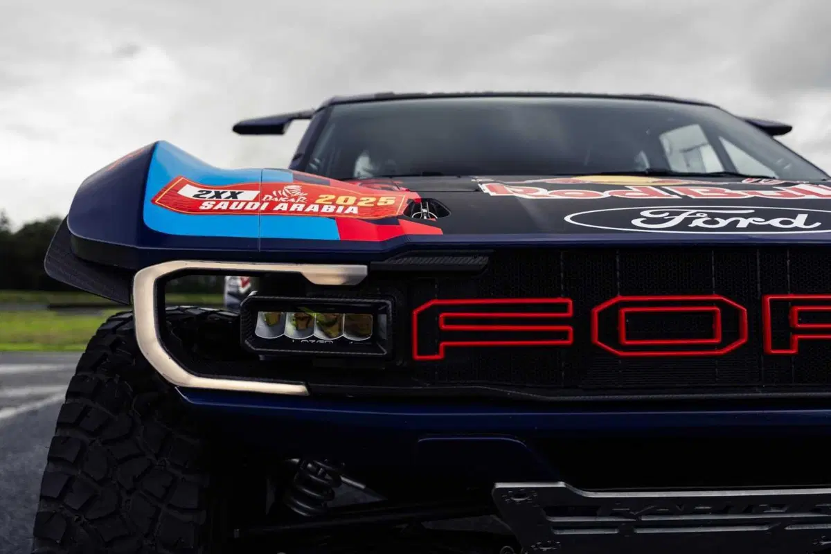 Dakar 2025. Svelato il “rapace” di Ford. Raptor T1+ (6)
