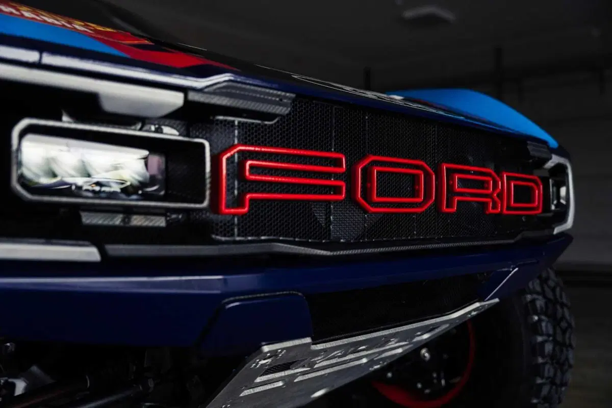 Dakar 2025. Svelato il “rapace” di Ford. Raptor T1+ (8)