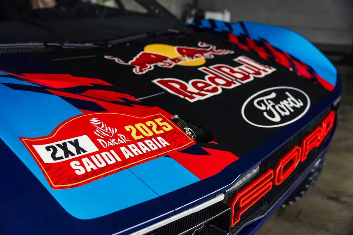 Dakar 2025. Svelato il “rapace” di Ford. Raptor T1+ (9)